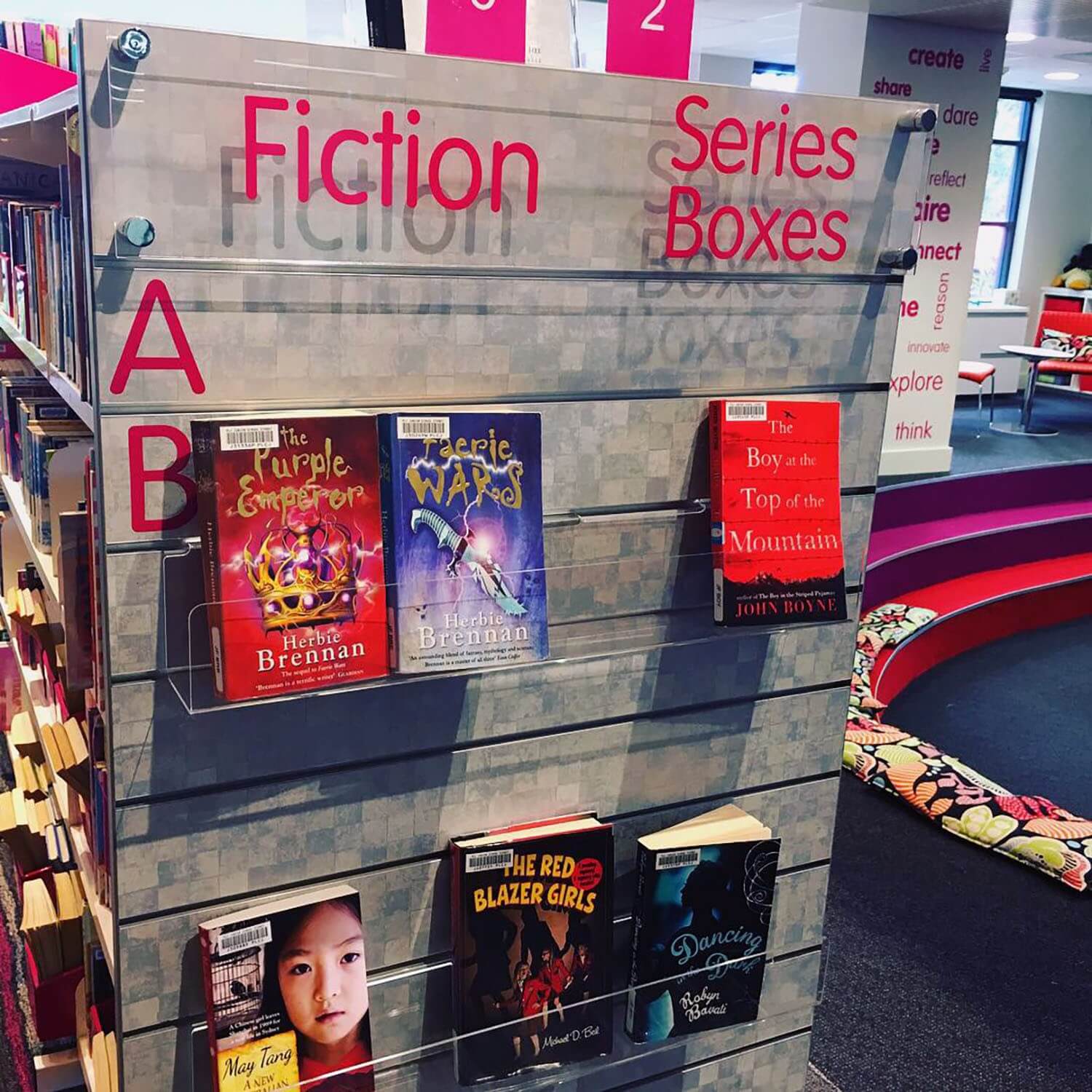Bay End Book Shelf Display (moulded slat wall)