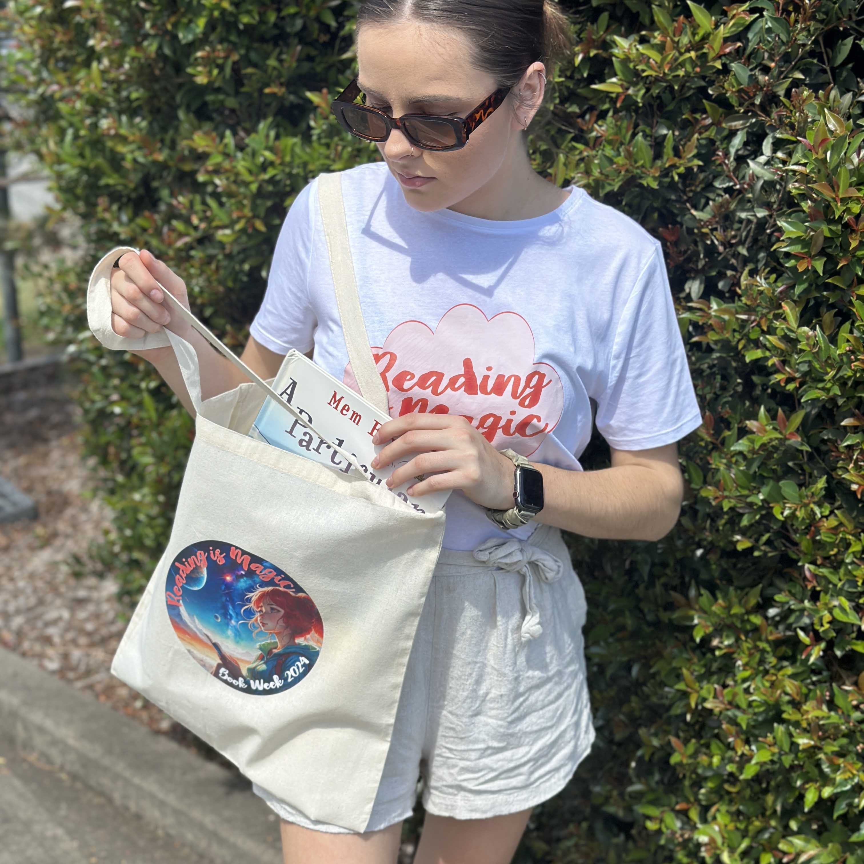 Reading is Magic Tote Bags Senior D1 (Graphic Circle)